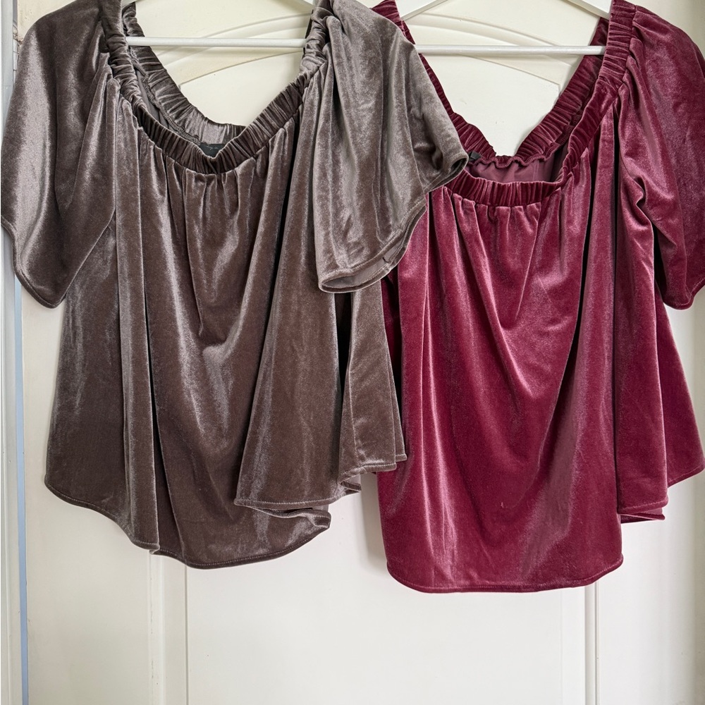 2 Anthropologie Sunday in Brooklyn Soft
Velvet Off Shoulder Large